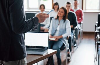 Yaygın Eğitim Kurs Programları: En Doğru Seçim Rehberi [2026] - Kapak Görseli